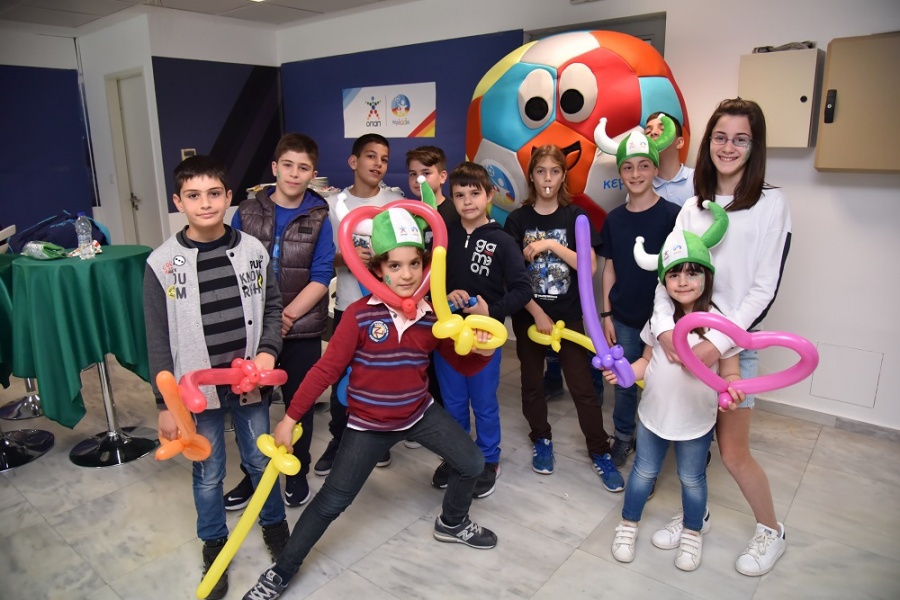 Οι μικροί φίλοι της «Κερkidα ΟΠΑΠ» σβήνουν κεράκια στο γήπεδο – Πάρτι γενεθλίων στον ρυθμό του ποδοσφαίρου