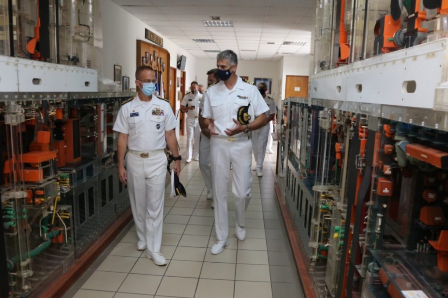 Στο ΓΕΝ και στο Αρχηγείο Στόλου, ο διοικητής υποβρυχίων του ΝΑΤΟ