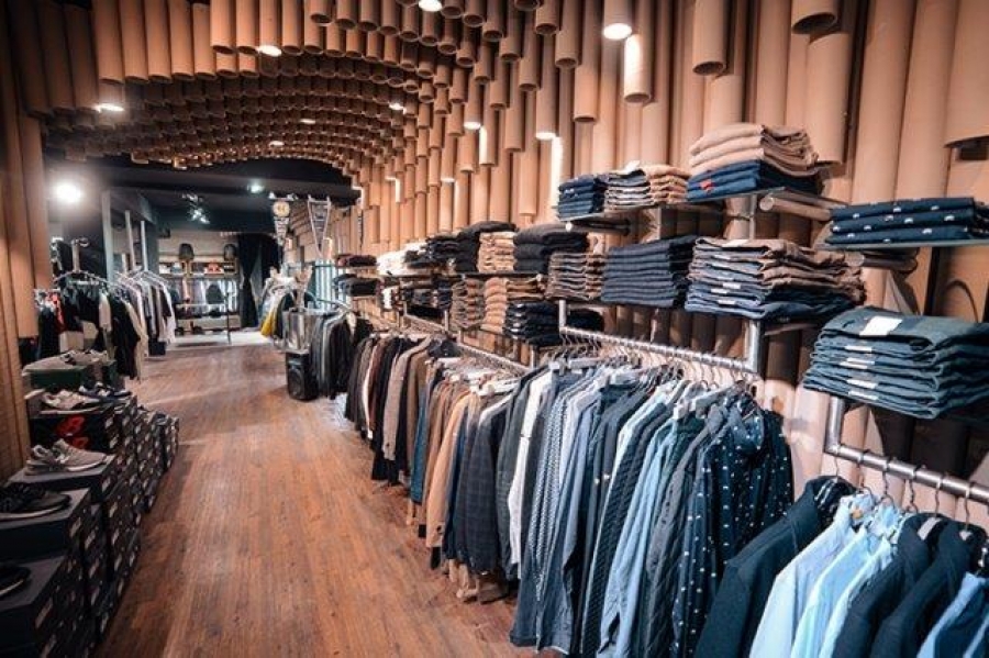 «Βούλιαξε» το εμπόριο ένδυσης και υπόδησης - Απώλεια 168, 9 εκατ. ευρώ το 2020