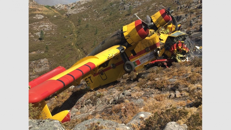 Συνετρίβη Canadair κοντά στην Αίτνα της Ιταλία