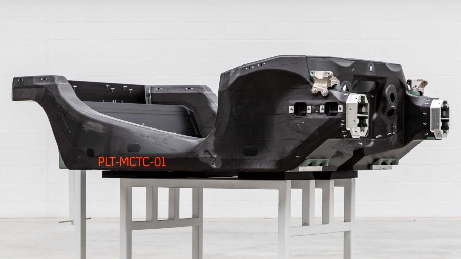 Η McLaren παρουσίασε το πρώτο της κάρμπον πλαίσιο