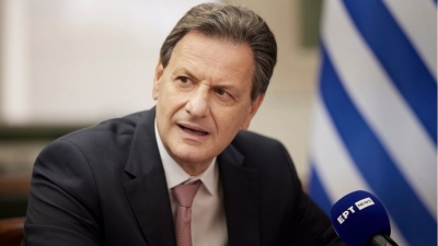 Ο Σκυλακάκης (ΥΠΕΝ) εξηγεί γιατί δεν εφαρμόζονται τα χρωματιστά τιμολόγια και στο φυσικό αέριο