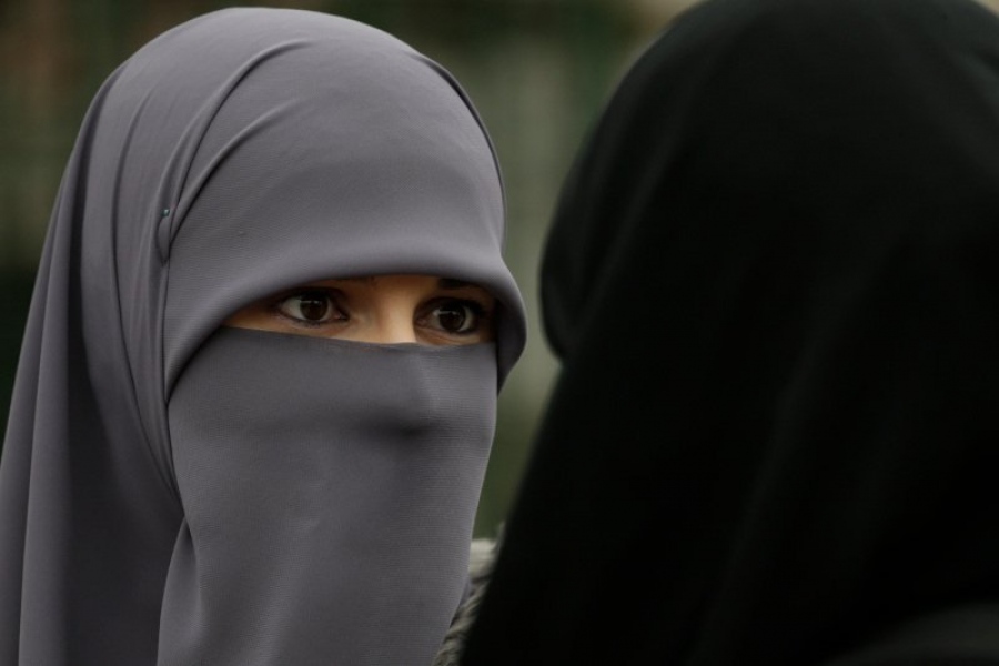 Η Πορτογαλία μπλοκάρει τη μπούρκα – Σκληραίνει η νομοθεσία, έως 3.000 ευρώ πρόστιμο για την κάλυψη προσώπου
