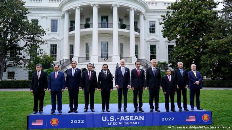 Ισχυρό μήνυμα προς Κίνα, η πρώτη σύνοδος ASEAN στην Ουάσιγκτον - Biden: Μια «νέα εποχή» ξεκινά για ΗΠΑ - ASEAN