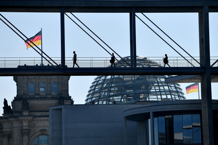 Κατρακύλα: Μία στις τρεις εταιρείες στη Γερμανία σχεδιάζει ριζικές απολύσεις τον επόμενο χρόνο