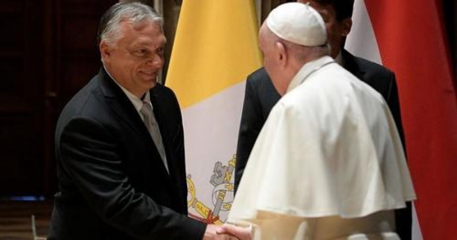 Γιατί προκάλεσε αντιδράσεις το δώρο που προσέφερε ο Orban στον Πάπα Φραγκίσκο
