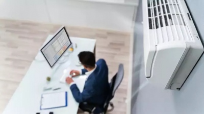 Γιατρός προειδοποιεί για τους κινδύνους του κλιματιστικού στο γραφείο - Τι προκαλεί η χρήση του