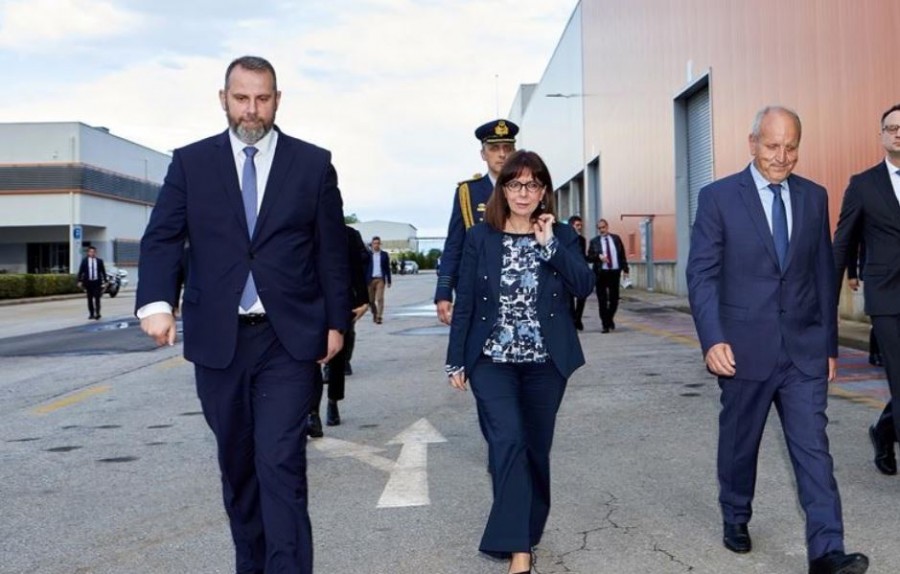 Στη μονάδα ανακύκλωσης μπαταριών της Sunlight στην Κομοτηνή η Σακελλαροπούλου (ΠτΔ)