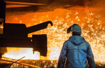 Η Ευρωπαϊκή Ένωση εξετάζει αύξηση δασμών στο χάλυβα στο 50%