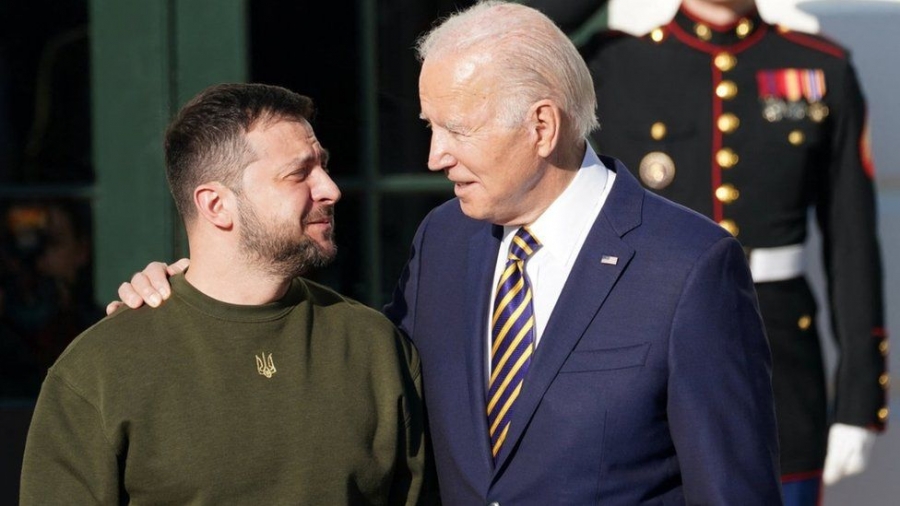  Οι ΗΠΑ βλέπουν αλλαγή ηγεσίας στην Ουκρανία, 20.000 Aμερικανοί στρατιώτες στα σύνορα. Ο Zelensky υπεξαίρεσε 400 εκατ.
