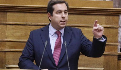 Μηταράκης στο CNN: Σεβόμαστε απόλυτα το διεθνές δίκαιο για τους μετανάστες και τους πρόσφυγες