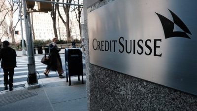 Πληροφοριοδότες «καίνε» την Credit Suisse: Βοηθούσε πλούσιους Αμερικανούς να… φοροδιαφεύγουν, για χρόνια