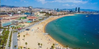 «Επανάσταση» στην Ισπανία: Η Βαρκελώνη απαγορεύει το κάπνισμα στις παραλίες