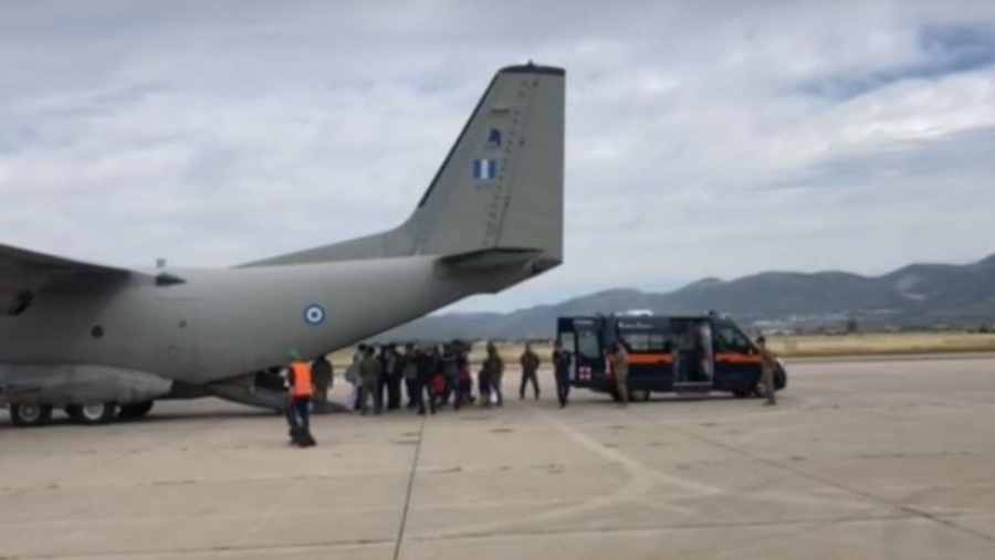 Στην Ελευσίνα το μεταγωγικό αεροσκάφος με τους πρώτους Έλληνες από το Σουδάν