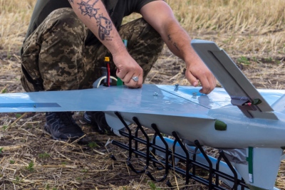 «Νυχτερινός τρόμος» στη Horlivka: Drone χτύπησε νοσοκομείο – Ζημιές σε δεκάδες παράθυρα και οχήματα