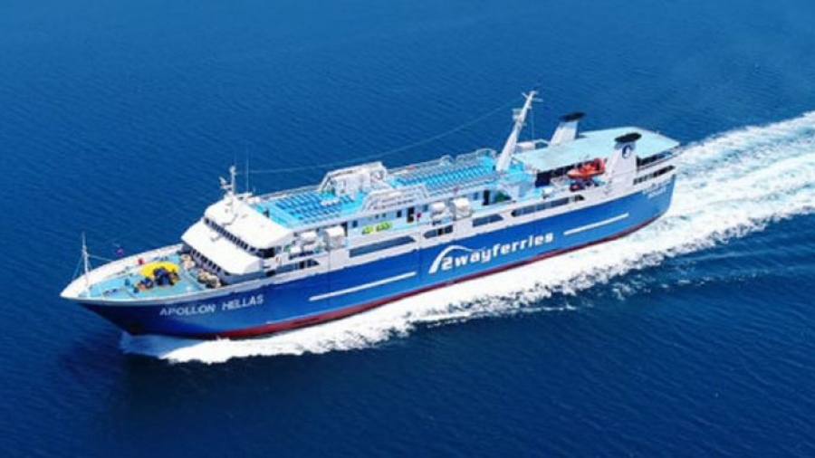 Μηχανική βλάβη σε πλοίο με 453 επιβάτες - Επιστρέφει στο λιμάνι του Πειραιά