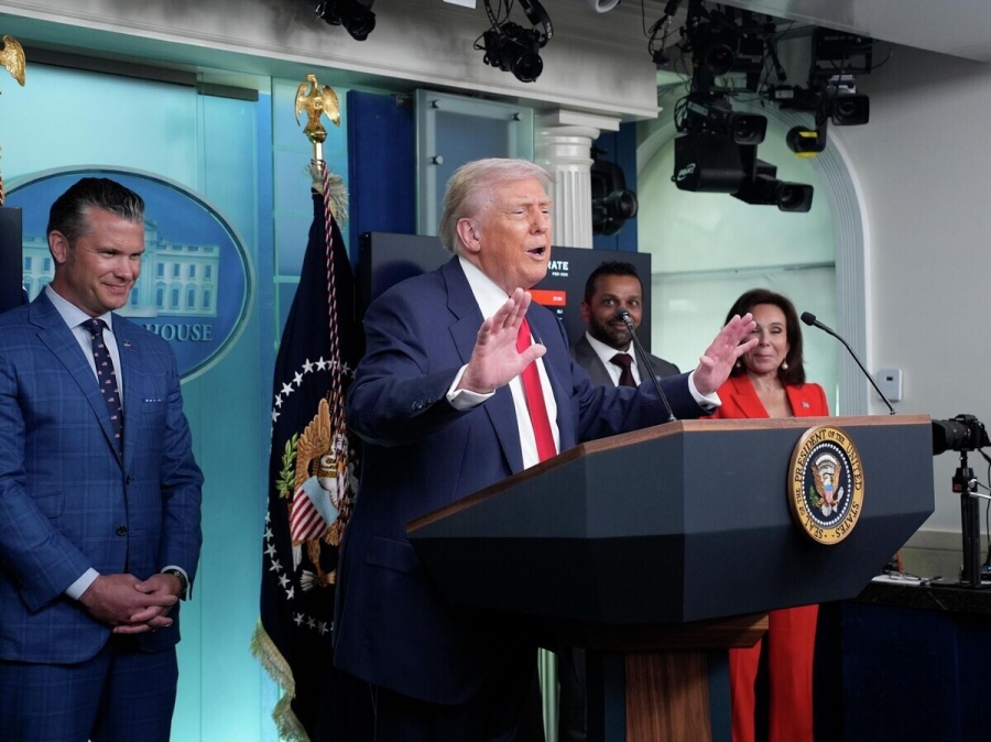 O Trump έχει χάσει τον ύπνο του… σε αντίθεση με τον κοιμισμένο Biden