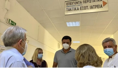 Σε νοσοκομεία 77 άτομα με αναπνευστικά προβλήματα - Στο Σισμανόγλειο ο Κικίλιας
