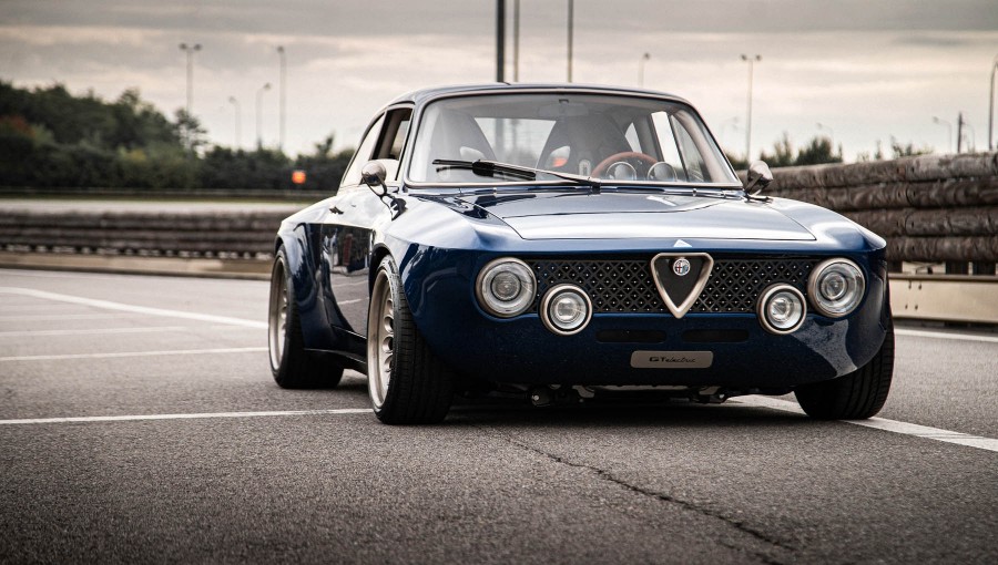 Αυτή η Alfa Romeo Giulia GTA κοστίζει 430.000 ευρώ!