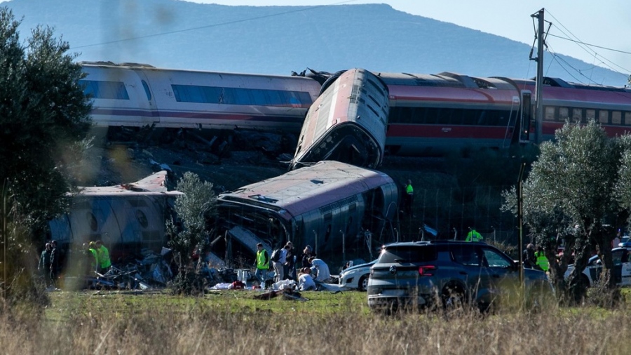 Σιδηροδρομική τραγωδία στην Ισπανία - Σύγκρουση τρένων με 39 νεκρούς και πολλούς τραυματίες
