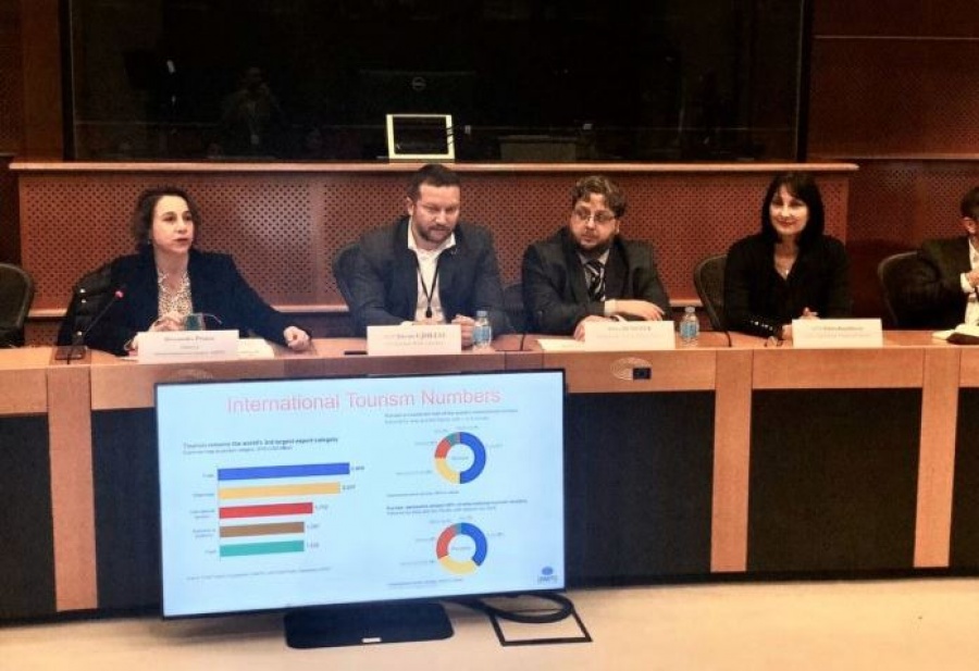 Ουσιαστική στήριξη του τουριστικού τομέα στην Ευρώπη, ζητά η Έλενα Κουντουρά