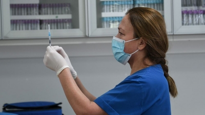 Ποια προνόμια εξετάζονται για τους πλήρως εμβολιασμένους– Βήμα πρώτον, απαλλαγή από τα self tests