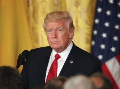 Trump: Δεν θα ανοίξω την οικονομία εάν οι ΗΠΑ δεν καταστούν υγιείς – Oι θάνατοι κάτω από 100 χιλ.