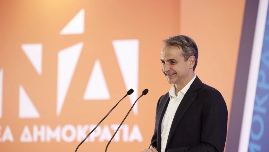 Μητσοτάκης: Είμαστε 50 ετών παράταξη αλλά πολύ πιο νέοι από κάποιους που υποτίθεται έχουν κάνει τη νεανικότητά τους παράσημο