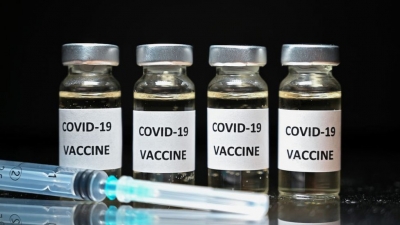 Covid: Οι εμβολιασμοί ξεπέρασαν τα επιβεβαιωμένα κρούσματα παγκοσμίως