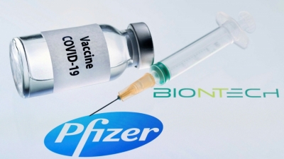 Η Ουάσινγκτον θα αγοράσει 500 εκατομμύρια δόσεις του εμβολίου της Pfizer για να τις δωρίσει σε άλλες χώρες