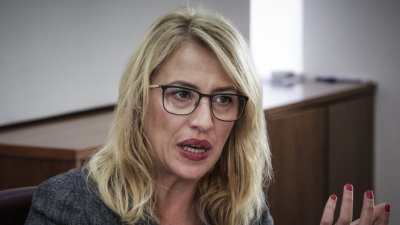 Δούρου: Δεν είμαι «εξαφανισμένη» στα άσχημα και «παρούσα» στα εγκαίνια και τις κορδέλες