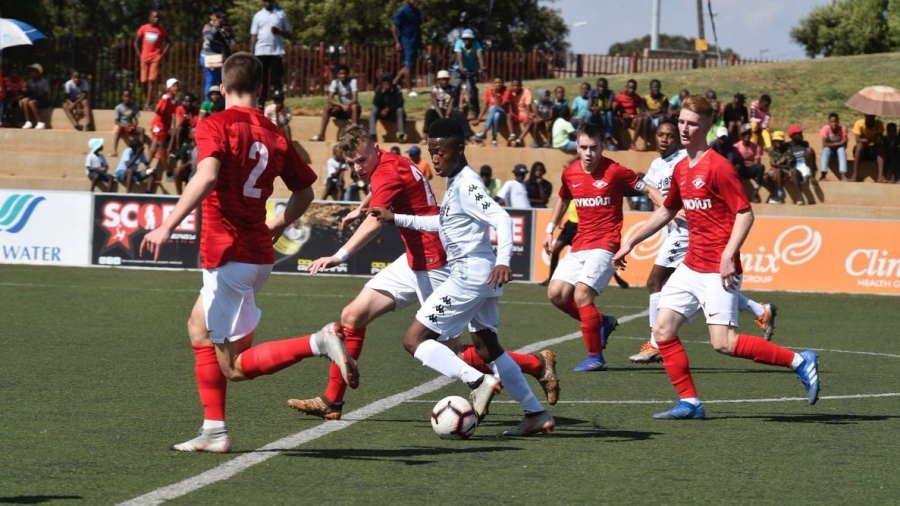 UEFA: Επιτρέπει στους ρωσικούς συλλόγους να αγωνιστούν και πάλι στις διοργανώσεις νέων