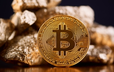 Το Bitcoin υποχωρεί κάτω από τα 100.000 δολάρια – Οι ανησυχίες για την τεχνητή νοημοσύνη επηρεάζουν τις αγορές