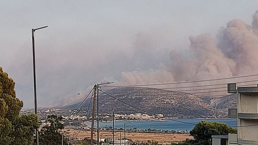 Πετρόπουλος (αντιδήμαρχος Σαρωνικού): Βρέθηκε γκαζάκι στον Άγιο Νικόλαο - Δύο νέα μέτωπα μέσα στη νύχτα