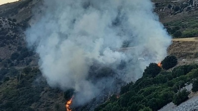 Κρήτη, Λασίθι: Πυρκαγιά στις Μάλλες Ιεράπετρας, κοντά στην Ι.Μ Παναγίας Εξακουστής – Επιχειρεί μεγάλη πυροσβεστική δύναμη