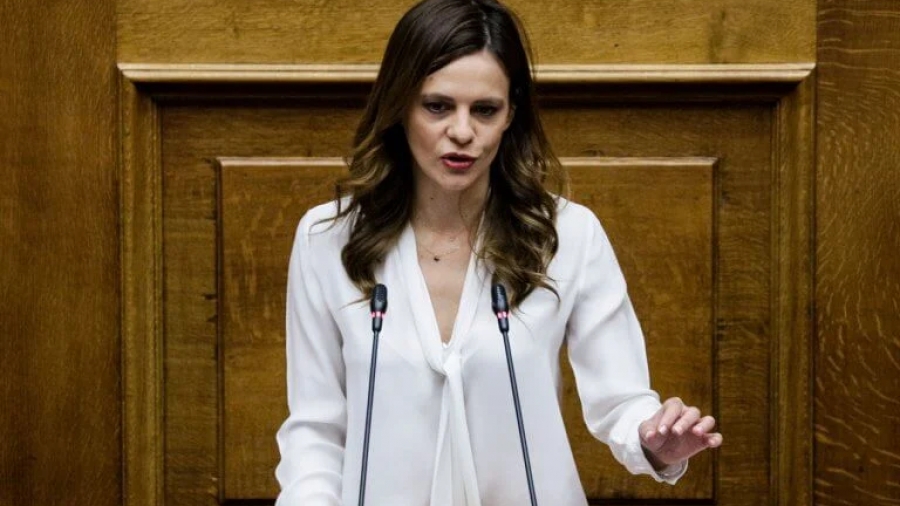 Αχτσιόγλου για νέα μέτρα: Η κυβέρνηση προσπαθεί να αλλάξει ατζέντα - Απελπισμένα επικοινωνιακά κόλπα