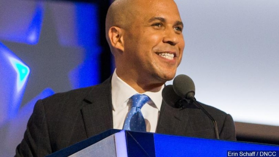 Αποχώρησε και ο Cory Booker από την κούρσα για το χρίσμα των Δημοκρατικών