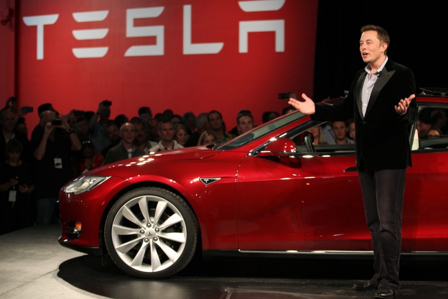 Η Tesla ανακαλεί 200.000 οχήματα στις ΗΠΑ λόγω προβλήματος σε λογισμικό