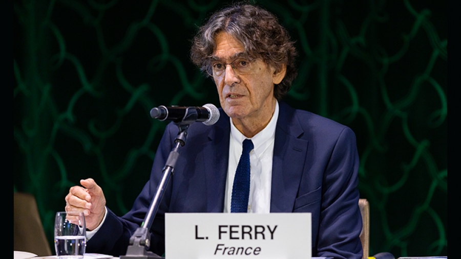 Ferry (Γάλλος πρώην υπουργός): Σε έναν πόλεμο με τη Ρωσία η Ευρώπη θα έχει 400 εκατ. νεκρούς - Οι ηγέτες μας έχουν τρελαθεί