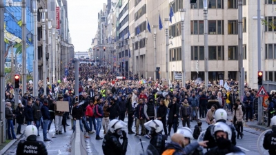Επεισόδια στις Βρυξέλλες στην πορεία κατά των περιοριστικών μέτρων για Covid