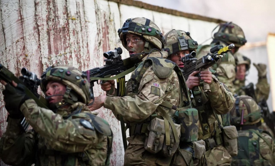 Παραδοχή σοκ για βρετανικό στρατό: Αντέχει για δύο μήνες μάχης με τους Ρώσους