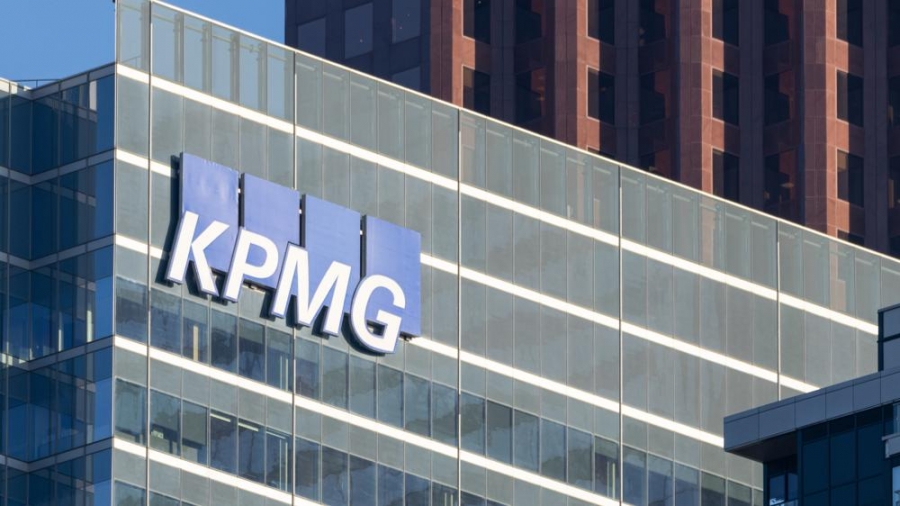 Η KPMG στην Ελλάδα καταργεί τα πλαστικά μιας χρήσης στα γραφεία της