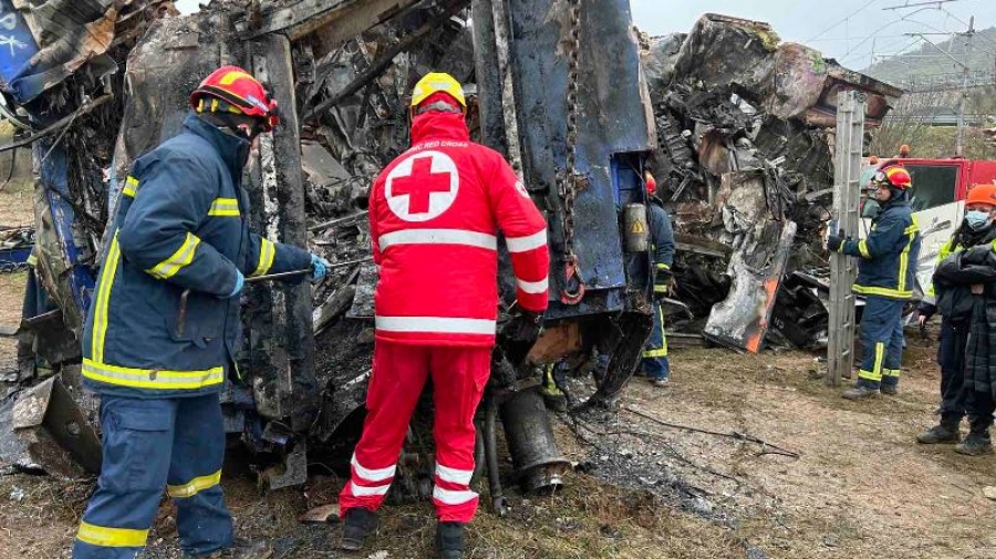 Σιδηροδρομικό δυστύχημα στα Τέμπη: Στα 56 τα ταυτοποιημένα θύματα – Σορός Σύρου επιβάτη η τελευταία ταυτοποίηση