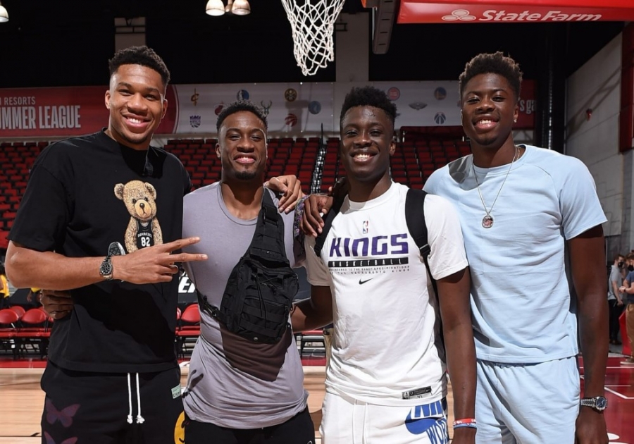 Αντετοκούνμπο: Τρεις πρωταθλητές στο πλευρό του Άλεξ στο Summer League του ΝΒΑ (video)