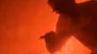 Απίστευτες εικόνες από ηφαίστειο στη Χαβάη: Νεαροί πόζαραν ανενόχλητοι δίπλα στη λάβα, μπροστά σε κάμερα επιστημόνων