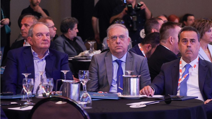 Θεοδωρικάκος: Μειώνουμε κατά 25% το γραφειοκρατικο βάρος των επιχειρήσεων - Η ανάπτυξη δεν μπορεί να σταθεί χωρίς κανόνες