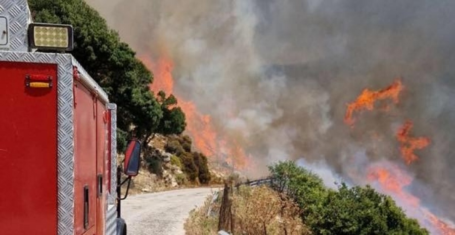 Πυρκαγιές: Οριοθετήθηκε η φωτιά στην Κεραμωτή Νάξου