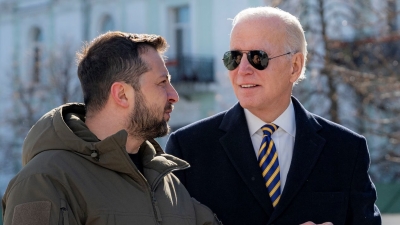 ΗΠΑ - Βουλευτές ζητούν την αποπομπή Biden: «Ο τελευταίος ηλίθιος της Αμερικής, διάλεξε την Ουκρανία και τον ηθοποιό της»