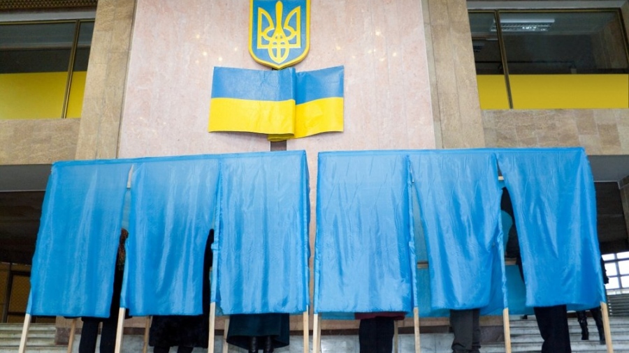 Ο Zelensky αναβάλλει τις εκλογές λόγω πολέμου, παρά τις πιέσεις των Δυτικών συμμάχων του να γίνουν