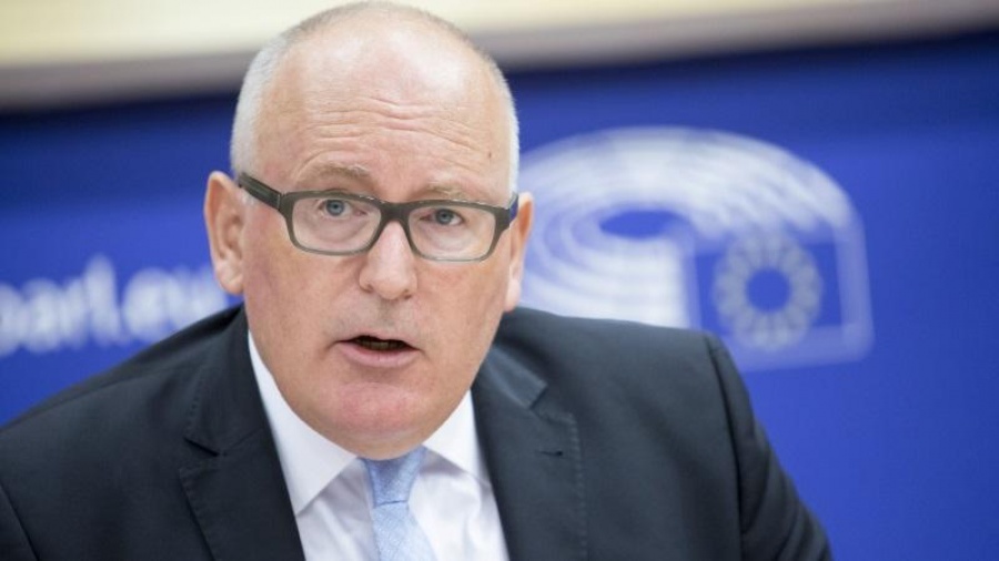 Timmermans: Όχι σε συνεργασία με το Ευρωπαϊκό Λαϊκό Κόμμα για την ηγεσία της Κομισιόν